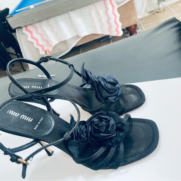 Miu Miu Black Floral Strappy Sandals - Picture 8 of 16